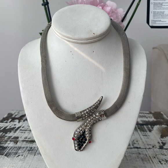 Snake Elegant Silver and Black Necklace - Picture 3 of 5
